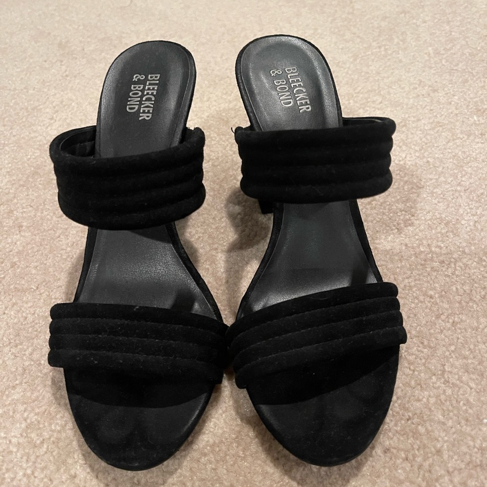 BLEECKER & BOND black heels